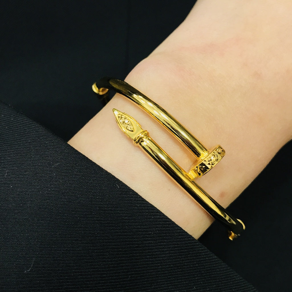 Julie Vos Gold Flower Bracelet – Selective Seconds Resale